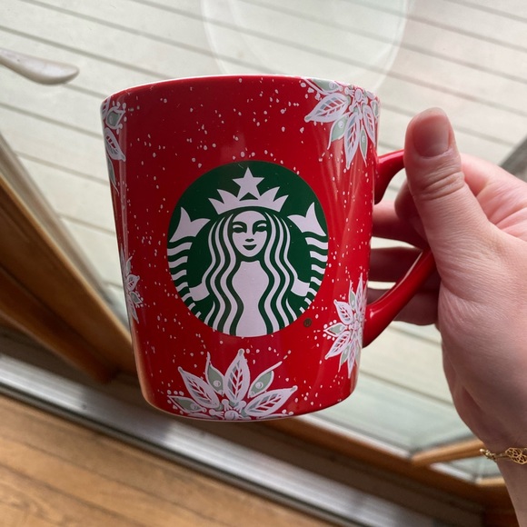 Starbucks Christmas Mug Bundle 2020 - Picture 5 of 6